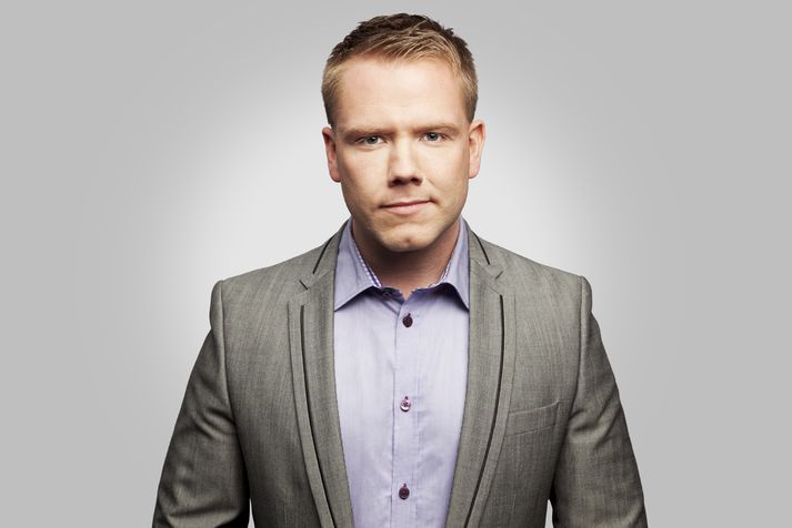 Sindri Sindrason með þáttinn sinn Heimsókn, en hann er sýndur í opinni dagskrá öll laugardagskvöld, klukkan 18:55.