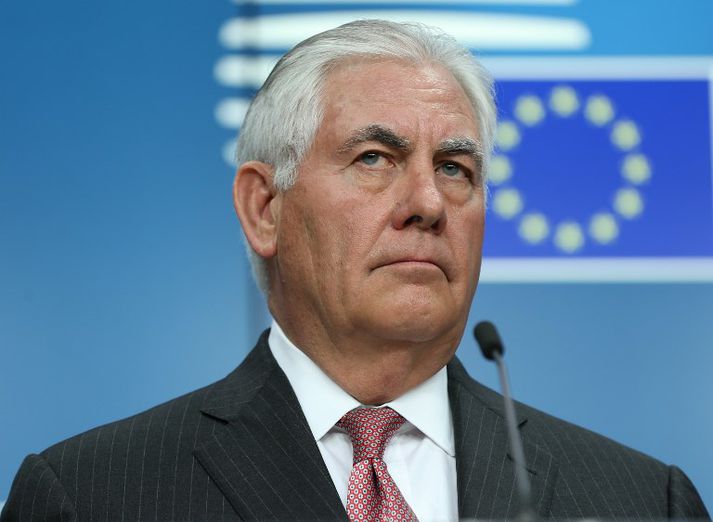 Tillerson gaf ekkert eftir með refsiaðgerðir gegn Rússum á fundi ÖSE. Óvíst er þó hversu lengi hann verður í embætti utanríkisráðherra áfram.
