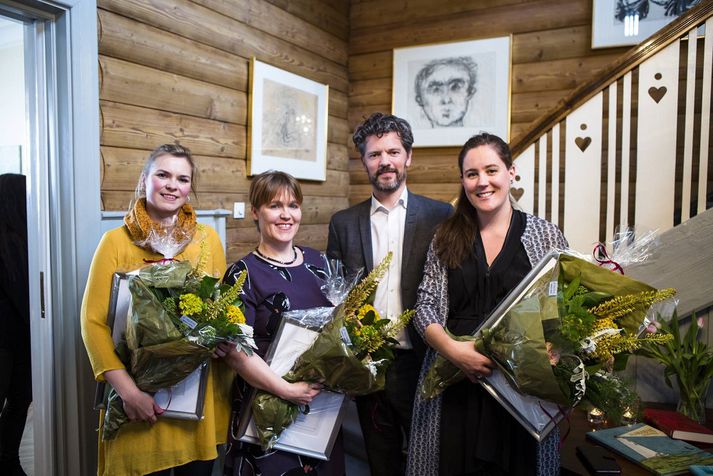 Dagur B. Eggertsson ásamt verðlaunahöfunum Lindu Ólafsdóttur, Höllu Sverrisdóttur og Ragnheiði Eyjólfsdóttur.