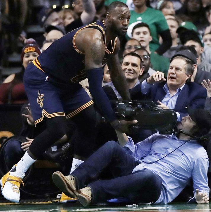 Atvikið með LeBron James og Bill Belichick.