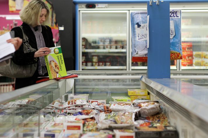 Rannsóknin fór af stað þegar írsk yfirvöld komust að því árið 2013 að í frosnum hamborgurum sem seldir voru í ýmsum matvöruverslunum, til að mynda í Tesco, innihéldu erfðaefni úr hestum.