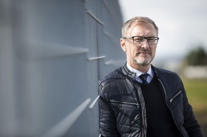 Eiríkrur Björn Björgvinsson fer fyrir hópi 11 manna sendinefndar til Sjanghæ í Kína.