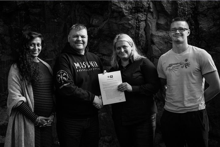 Ingunn S. Unnsteinsdóttir Kristensen aðst.framkv.stjóri Mjölnis, Haraldur Dean Nelson framkvæmdastjóri Mjölnis, Hafrún Kristjánsdóttir sviðstjóri íþróttafræðisviðs HR og Davíð Már Sigurðsson meistaranemi í íþróttavísindum og þjálfun við HR við undirritun samningsins.