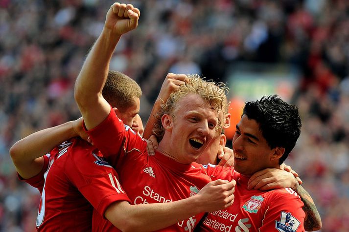 Dirk Kuyt fagnar marki með Liverpool.