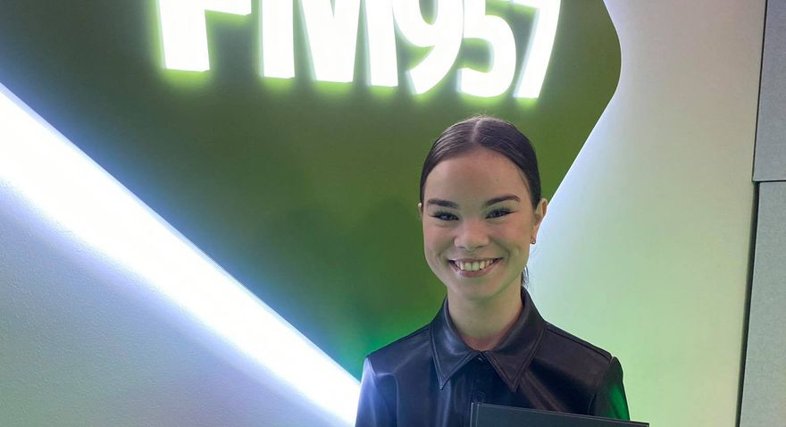 Brennslan - Elanora skrifaði bók á 3 vikum með fullri vinnu