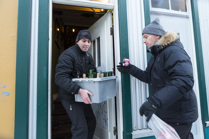 Eigendur og starfsmenn Caruso fengu að sækja persónulega muni, vín og mat nokkrum dögum eftir að hafa verið læstir úti.