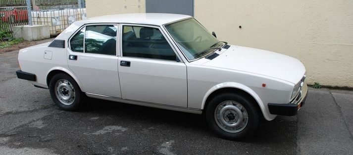 Skotheldi Alfa Romeo Alfetta sem Muto átti í meira en 30 ár.