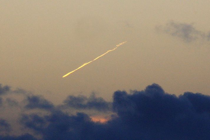 Tiangong-1 dregst nú eftir efstu lögum lofthjúps jarðar áður en geimstöðin hrapar loks til jarðar. Myndin var tekinn á eyjunni Réunion í Indlandshafi.