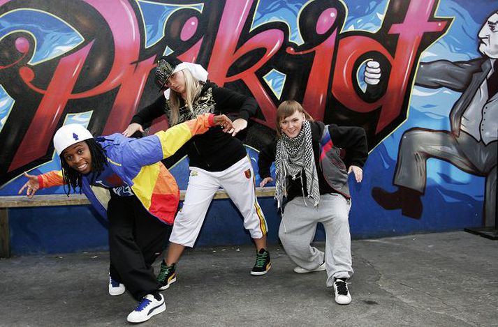 Bjóða alla velkomna. Sandra, Natasha og Ragna Þyrí kynna hiphop-dansa í Kramhúsinu á föstudag. fréttablaðið/rósa