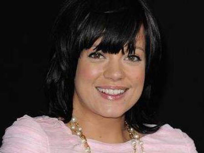 lily allen Allen vill búa í sveitinni og eignast barn með kærastanum sínum.