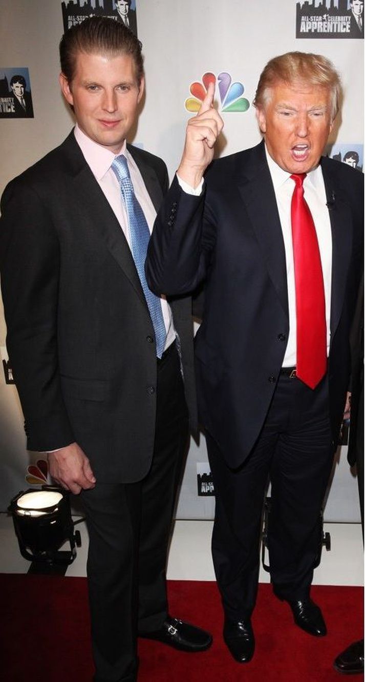 Hér er Eric á góðri stundu með föður sínum, Donald Trump.