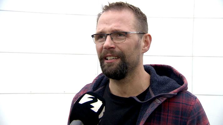 Bjartmar Leósson. Honum sárnaði þetta símtal sem hann fékk frá lögreglumanni nú fyrr í dag. En þar var hann beðinn um að hætta þessu hjólarugli, hvíla það fram á næsta sumar. Kæla þetta aðeins.