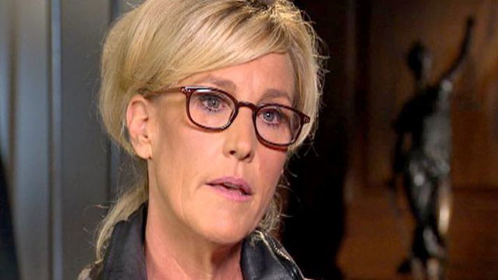 Erin Brockovich. Var handtekin, grunuð um að sigla bát sínum drukkin.