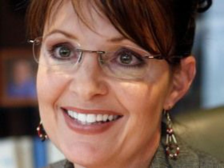 Sarah Palin er ekki gömul kona. Henni finnst samt tímabært að rita endurminningar sínar.