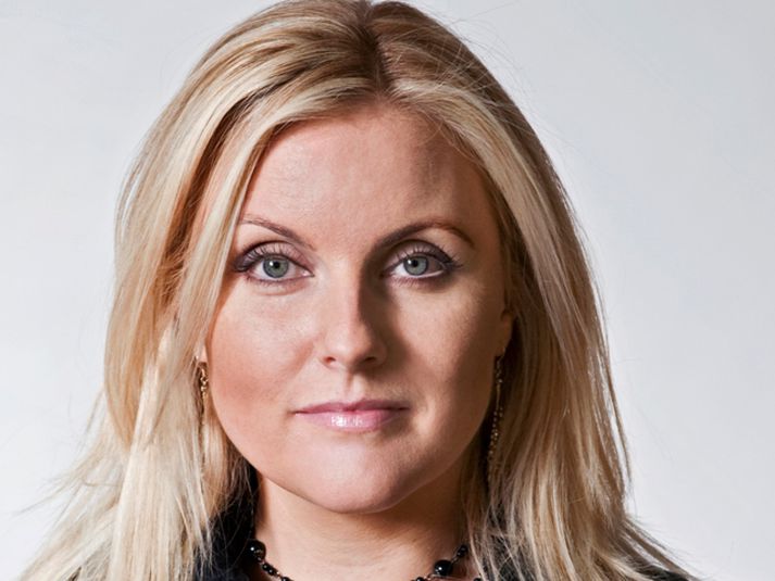 Anna Rún hefur kynnt dagskrá Sjónvarpsins í hálft ár og upplifað stressið sem fylgir því að vera í beinni útsendingu.