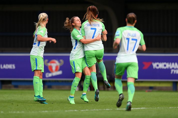 Sara Björk á ferðinni í leiknum gegn Chelsea á sunnudaginn. Landsliðsfyrirliðinn lék allan tímann í 2-0 sigri Wolfsburg sem vann einvígið 5-1 og tryggði sér þar með sæti í úrslitum Meistaradeildar Evrópu.