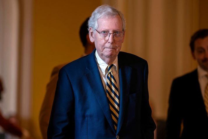 Mitch McConnell, leiðtogi Repúblikana í öldungadeildinni, sagði í gærdag að nú væri kominn tími fyrir þingmenn til að grípa til aðgerða. Í gærkvöldi var hann hættur við.