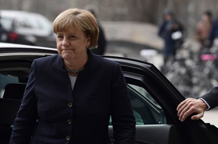 Merkel bendir á að hugsunarháttur sem einkennist af verndarhyggju og einangrun feli í sér áhættur hvað varðar farsæld landsins.