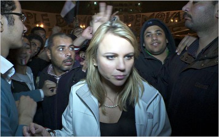 Lara Logan á Frelsistorginu áður en ráðist var á hana.