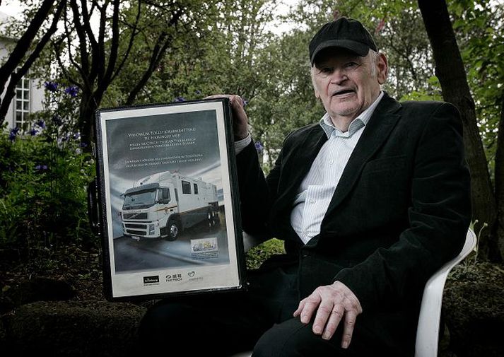 Svavar sigurðsson. Hefur á þrettán og hálfu ári safnað 150 milljónum í baráttu sinni gegn eiturlyfjum. Ef ekki tekst að vinna bug á bágri fjárhagsstöðu er hætt við að sú barátta fari fyrir lítið. Hér er mynd af gegnumlýsingarbúnaði.fréttablaðið/arnþór