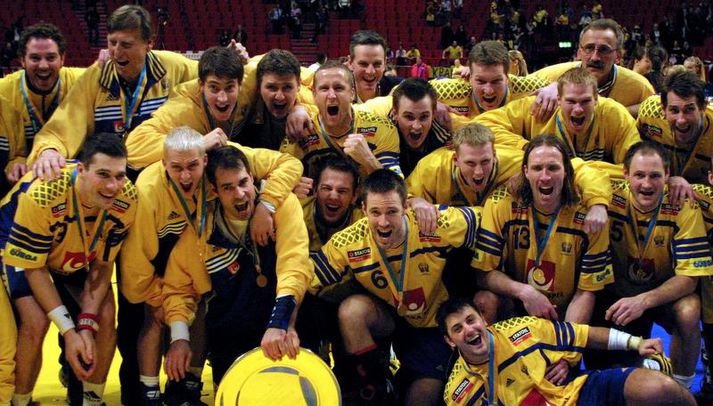 Svíar fagna Evrópumeistaratitlinum 2002.