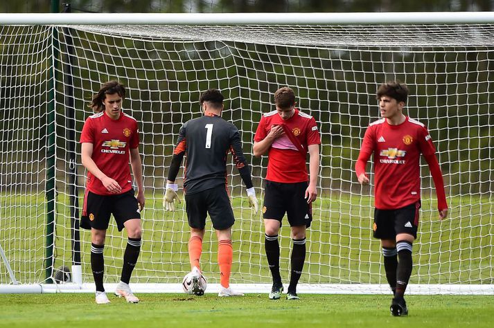 Leikmenn U18-liðs Manchester United í leik gegn Leeds í vor. Amanda Johnson var yfirsjúkraþjálfari í akademíu United þar sem hún sinnti knattspyrnukrökkum allt þar til a' þeir voru tilbúnir til að spila fullorðinsfótbolta.