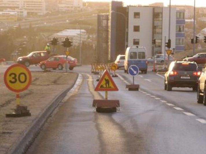 Gatnamót Háaleitisbrautar og Bústaðavegar.