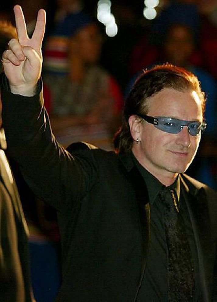Bono saknar hattsins síns Friður ekki í sjónmáli enn, því hart er barist um yfirráð yfir klæðnaði U2.
