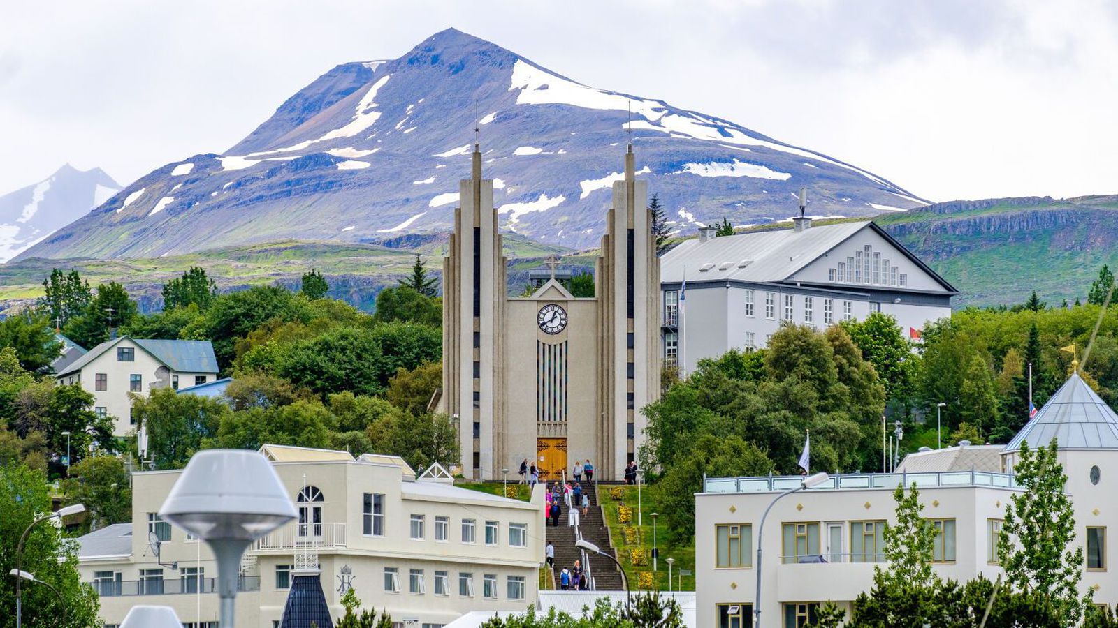 Fimm hundruð milljóna króna við­hald á dag­skrá