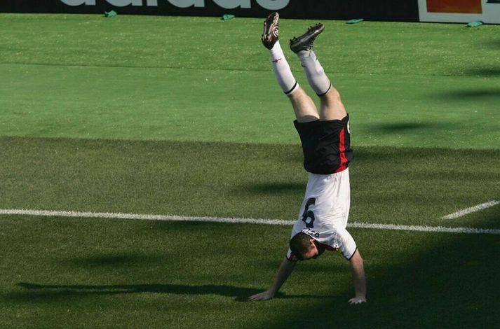 Rooney fagnar einu marka sinna á EM 2004. Hann átti síðar meir eftir að verða markahæsti leikmaður í sögu enska landsliðsins, um stund allavega.