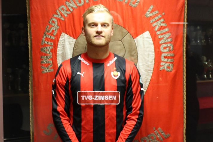 Sveinbjörn Jónasson í Víkingsbúningnum.
