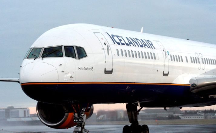 Farmiðar til London og Kaupmannahafnar í byrjun ágúst kosta mun meira nú en á síðasta ári hjá Icelandair og Wow Air. Easy Jet býður hins vegar lægra verð. Þetta kemur fram á vefsíðunni Túristi.is
