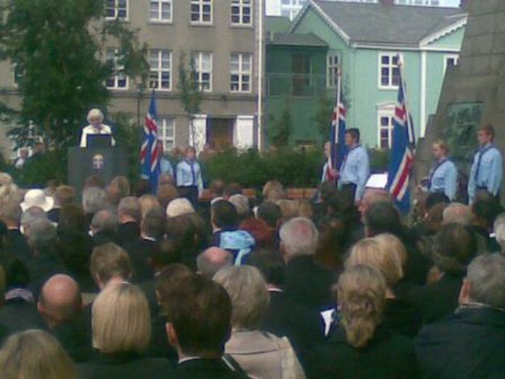 Jóhanna Sigurðardóttir á Austurvelli í dag