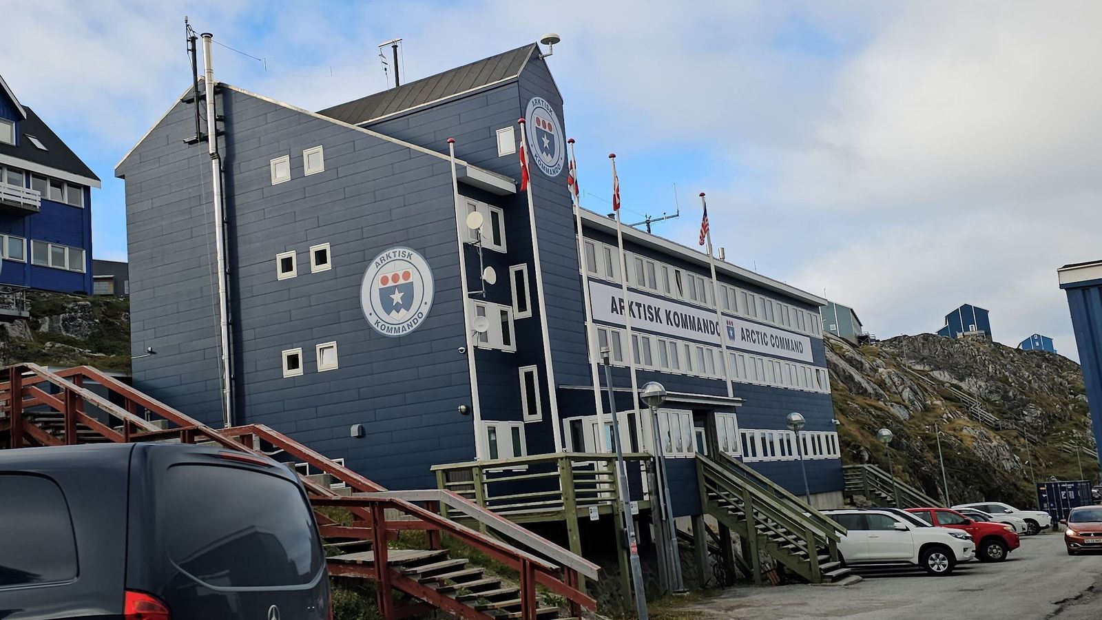 Tveir full­trúar Land­helgis­gæslunnar á Græn­landi