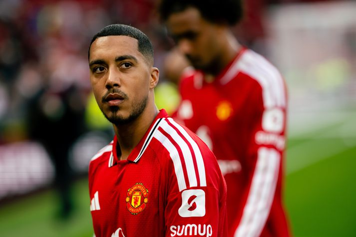 Youri Tielemans, leikmaður Manchester United, segir að mark Erling Haaland hefði ekki átt að standa.