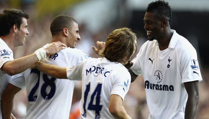 Kyle Walker fagnar sigurmarki sínu með Gareth Bale, Emmanuel Adebayor og Luca Modric.
