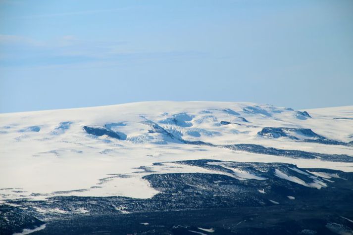 Ekkert sést enn á yfirborði jökulsins að gos sé hafið