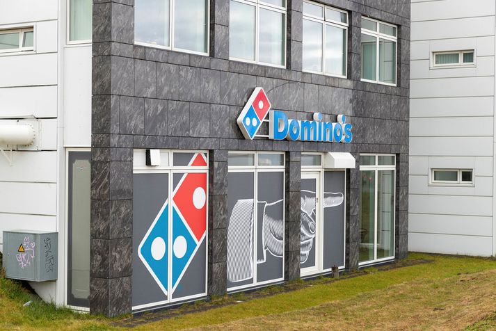 Útibú Domino's við Skúlagötu.