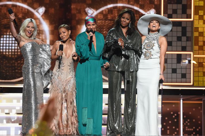 Lady Gaga, Jada Pinkett Smith, Alicia Keys, Michelle Obama og Jennifer Lopez vöktu mikla lukku á Grammy-verðlaunahátíðinni í gær.