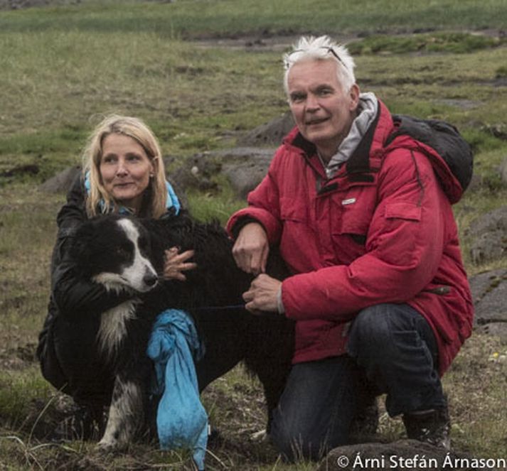 Hunter loks kominn í fang eiganda síns.