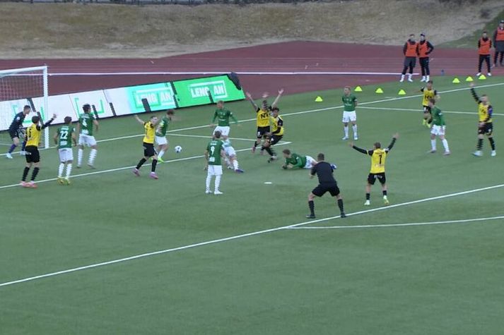 Hver einasti leikmaður ÍA bað um vítaspyrnu þegar boltinn fór í hönd Höskulds Gunnlaugssonar. 