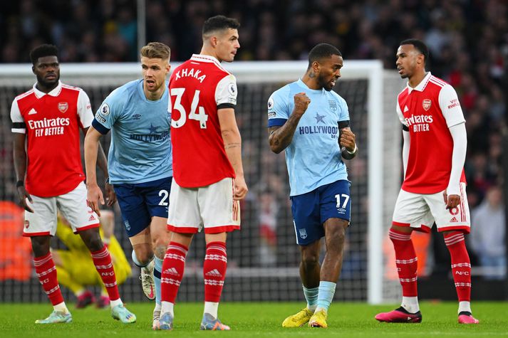 Ivan Toney fagnar jöfnunarmarki Brentford í leik liðsins gegn Arsenal í dag. 