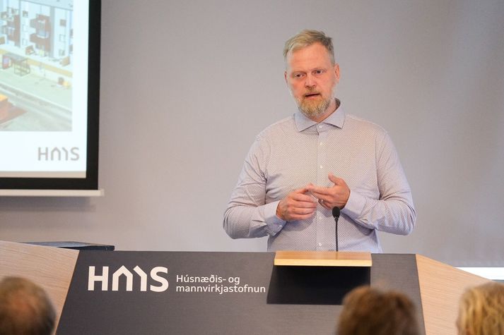 Tryggvi Már Ingvarsson, framkvæmdastjóri fasteigna HMS, fór yfir stöðuna í kynningu sinni. 