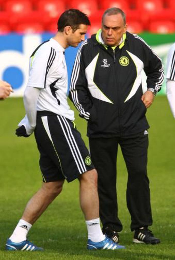 Lampard með Avram Grant, knattspyrnustjóra Chelsea.