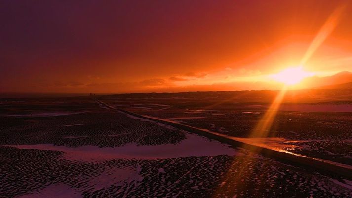 Garpur Elísabetarson hefur síðustu 12 daga ferðast hringinn í kringum Ísland, aleinn á tímum kórónuveiru. 