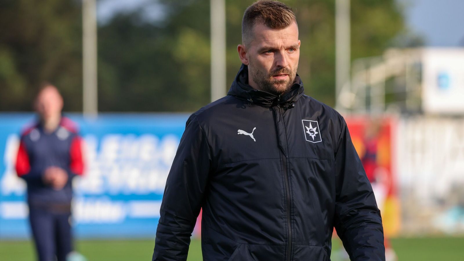 Hefur Valur efni á að spila Samúel í kvöld?