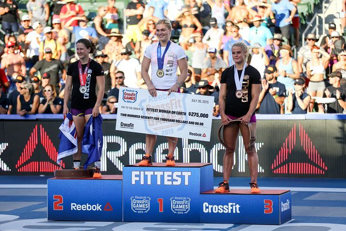 Katrín Tanja og Sara Sigmundsdóttir á verðlaunapallinum í Kaliforníu.