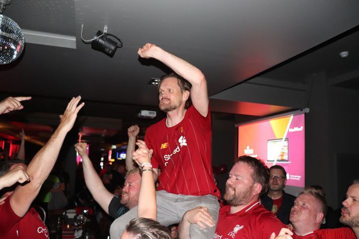 Arngrímur Baldursson er einn harðasti stuðningsmaður Liverpool á Íslandi og fagnar hér langþráðum titli á Spot árið 2020.