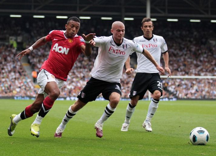 Konchesky í leik með Fulham.