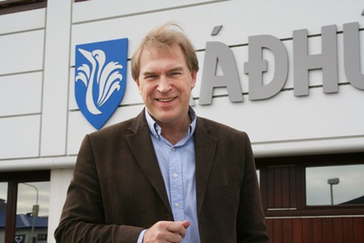 Árni Sigfússon stendur í ströngu þessa dagana.